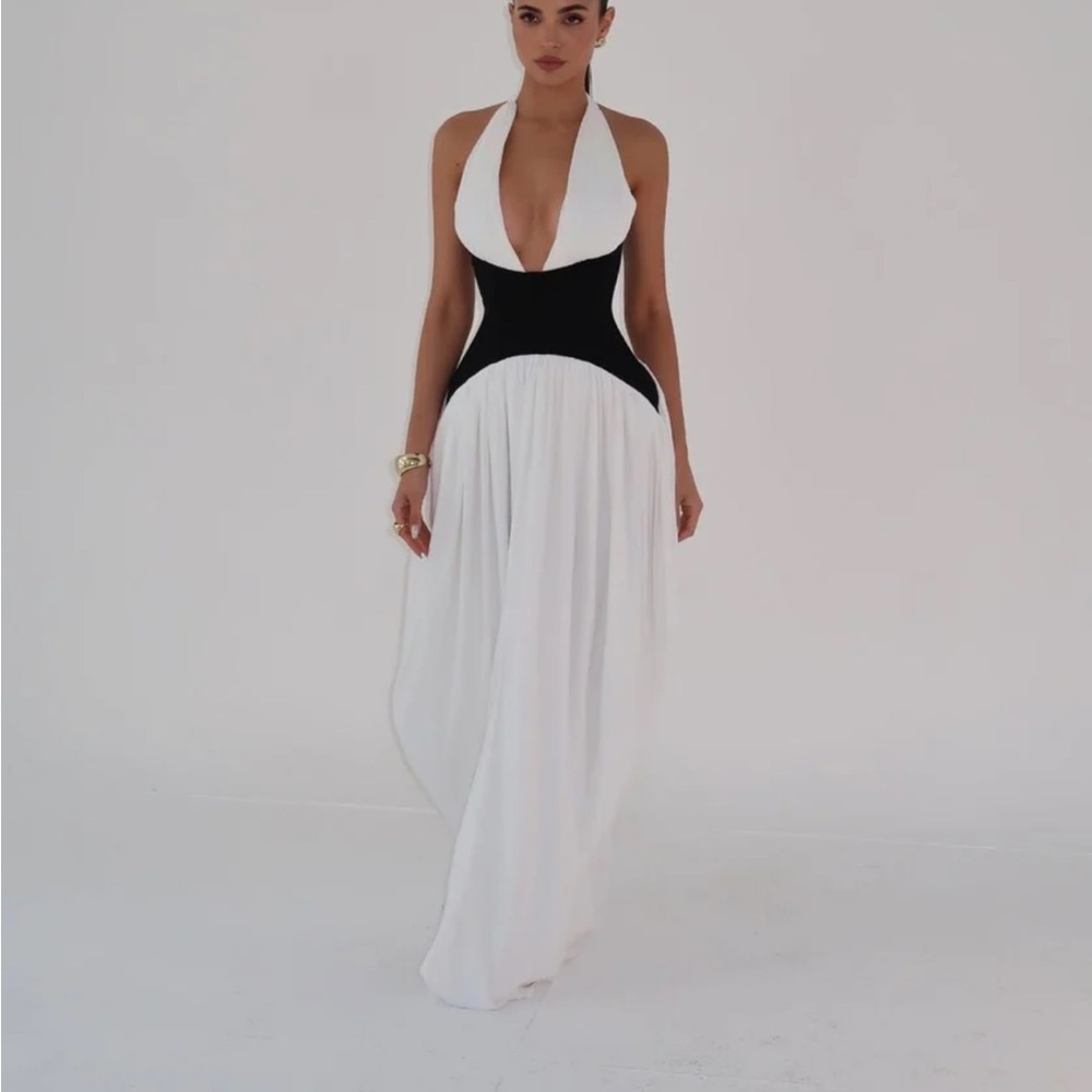 Backless Halter corset Dress in Black and White